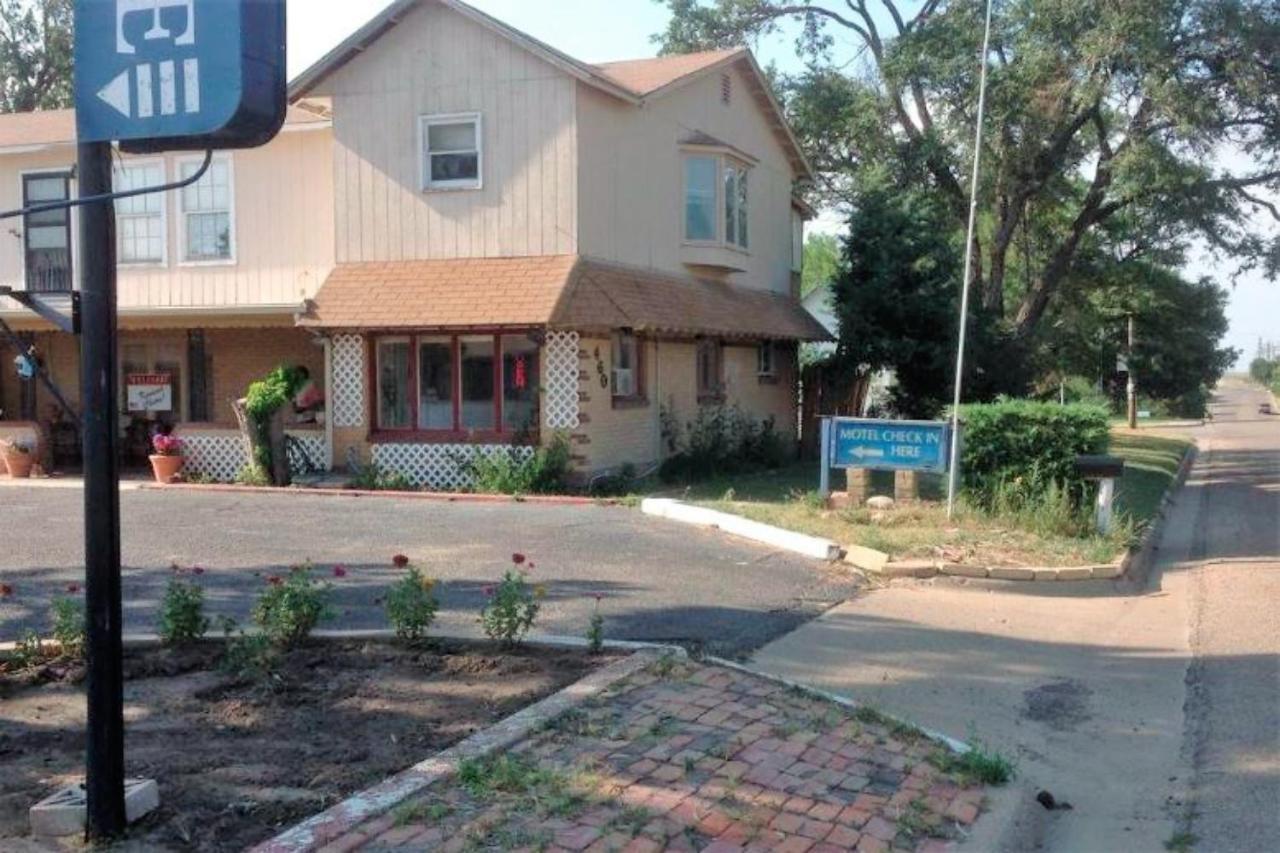 Oyo Hotel Colby, Ks Exterior foto